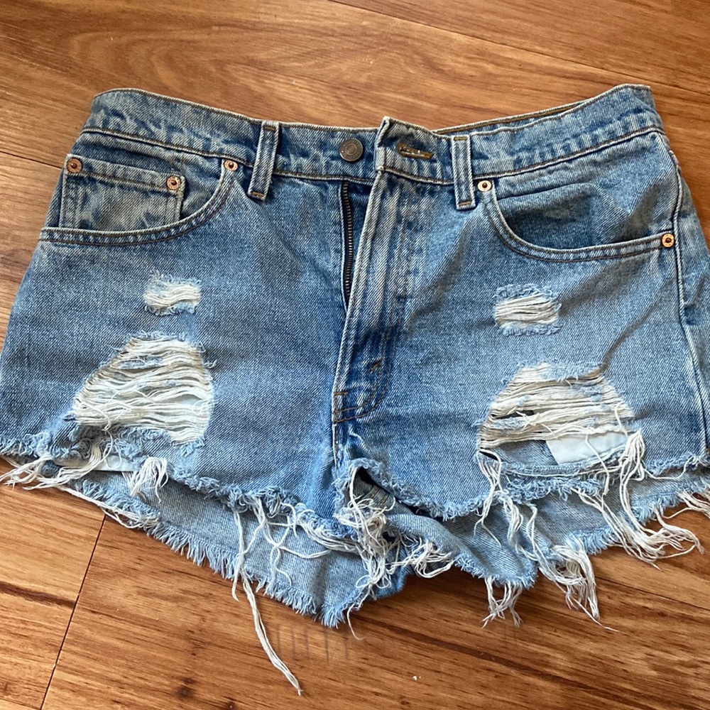 levi women’s shorts size 33 (but run small!!)